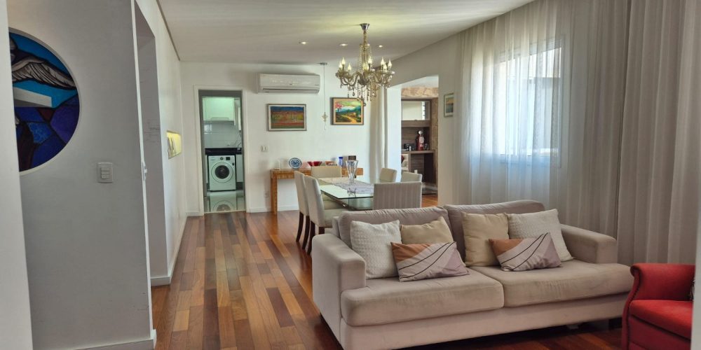 2f8c3c3f-7426-4ad8-a874-01f490d2a5c4